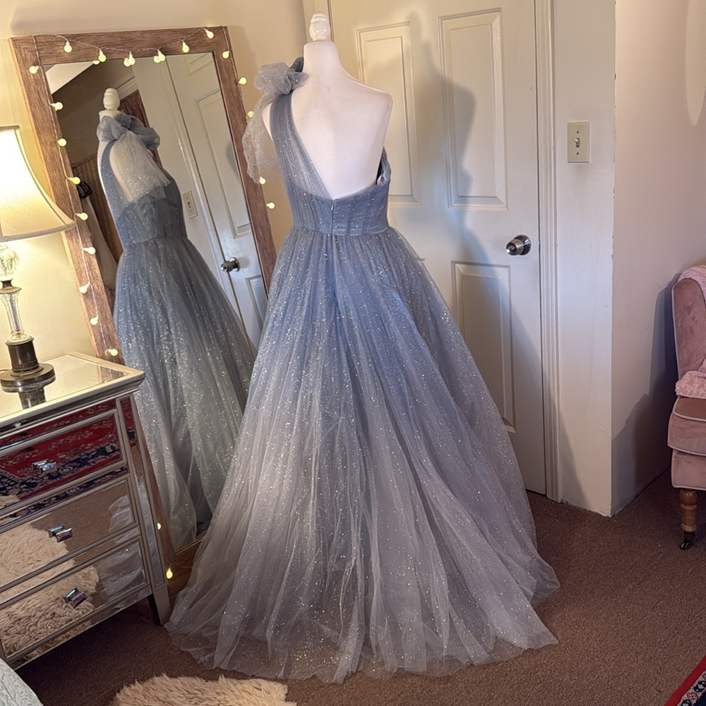 MAC DUGGAL
Blue Glitter One-Shoulder Ombre Gown with Bow - Picture 11 of 15